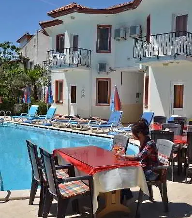 Otel Dost 3*